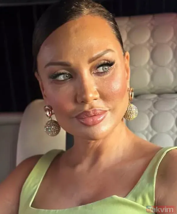 Umut Akyürek'ten Selen Görgüzel'e bombardıman "Millattan önceki insanlar gibi sahneye yaprakla çıkan her yeri takma kadın" - 8