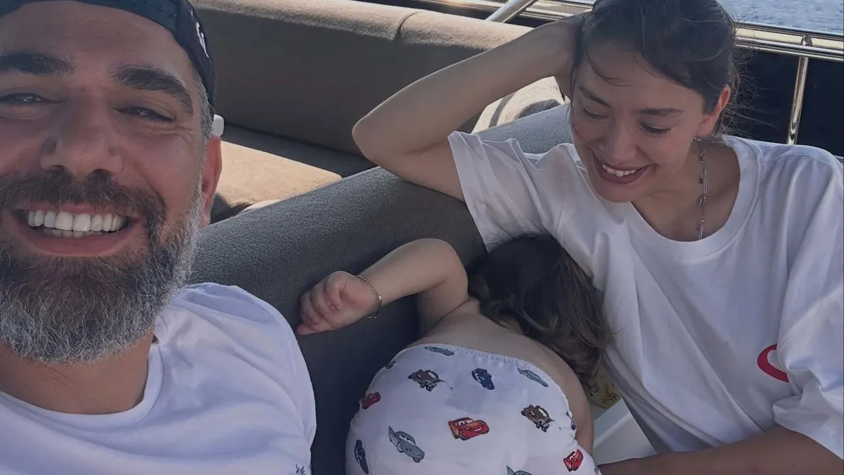 Neslihan Atagül ve Kadir Doğulu'dan mavi tur! Seda Sayan'dan yorum gecikmedi