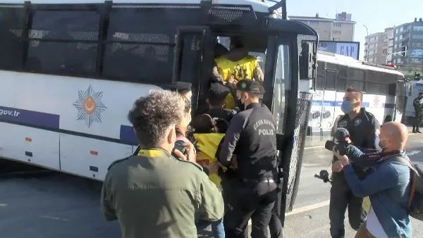 SON DAKİKA: 1 Mayıs provokasyonu: Taksim'e yürümek isteyen grup polis tarafından gözaltına alındı-3