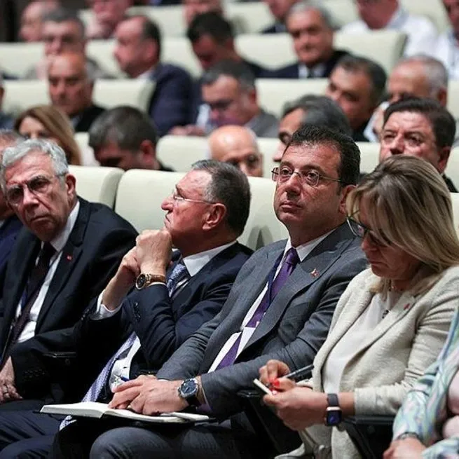 CHPde zoom cuntasının toplantısı sonrası Kemal Kılıçdaroğlu ve Ekrem İmamoğlu arasında ilk yüzleşme: Terbiyesiz seninle her yerde görüşeceğiz
