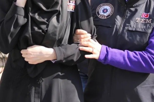 Manisa'da 2 kadın FETÖ'den gözaltına alındı!