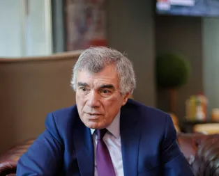 CHP’nin dış politikasını yürüten Ünal Çeviköz’ün hikayesi! Her fırsatta teröre kalkan oldu!