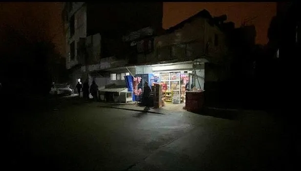 gaziantepte-talihsiz-kadina-sokak-kopegi-saldirdi-o-anlar-kameralara-yansidi-1641411037416.jpeg Gaziantep'te talihsiz kadına sokak köpeği saldırdı: O anlar kameralara yansıdı-4