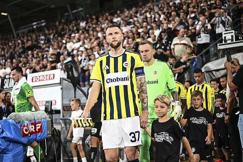 fenerbahce-avantaj-pesinde-ismail-kartal-11i-belirledi-1786965854485.jpeg Fenerbahçe avantaj peşinde! İsmail Kartal 11'i belirledi-3