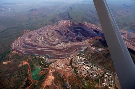 10 bin dolarlık takım elbiseler ve kirli çantaları! Rio Tinto'nun ajanları Afrika ülkelerini işgal etti-8