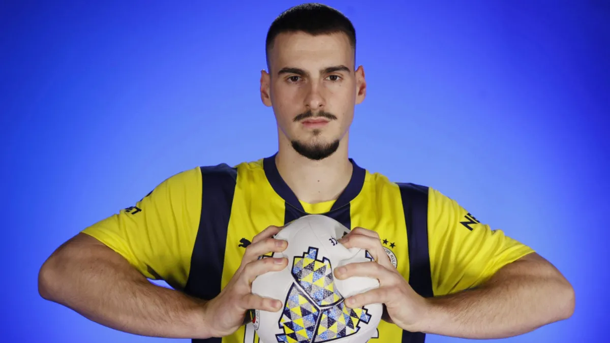 6,7 milyon euroluk transfer şaşırttı! Fenerbahçe'den ocak ayında ayrılabilir