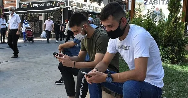 Cep telefonlarındaki mavi tehlikeye karşı kritik uyarı! Aileler dikkat