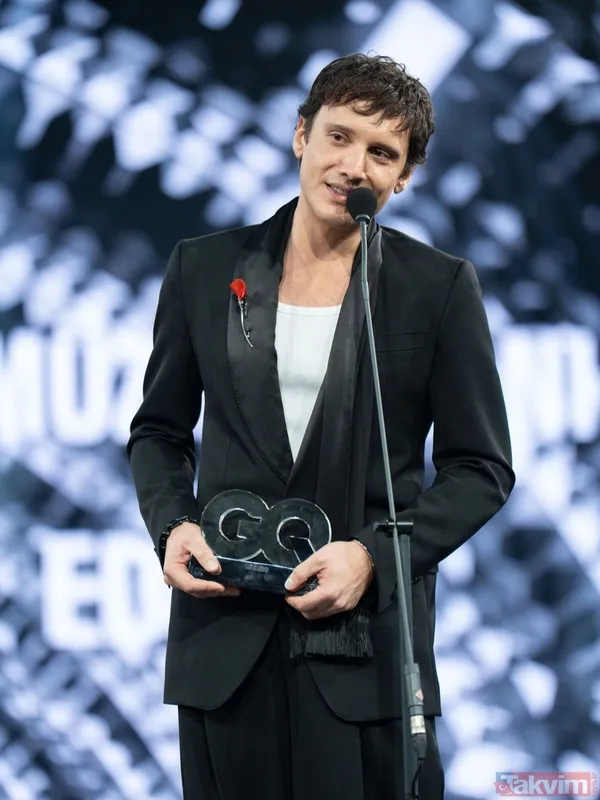 GQ Men of the Year 2025 gecesinde yıldız yağmuru! Ünlüler ödülleriyle sahnede parladı - 8