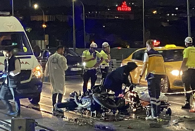 İBB’nin temizlik aracına çarptı