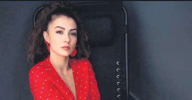 Burcu Özberk fotoğraf çekildiğine pişman oldu!