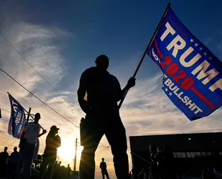 ABD seçimlerine Twitter ve Facebook müdahalesi! Trumpa savaş açtılar