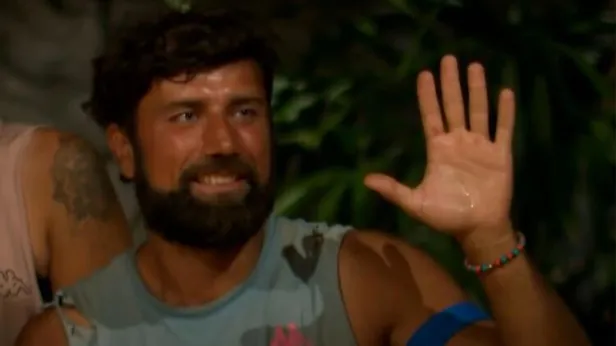 survivor-yasin-obuz-diskalifiye-mi-oldu-survivor-yasin-ve-hikmet-elendi-mi-acun-ilicali-yasin-hikmet-kavgasi-a-1645548132946.jpg Survivor Yasin ve Hikmet elendi mi? Survivor Yasin Obuz diskalifiye mi oldu? Acun Ilıcalı Yasin-Hikmet kavgası açıklaması! Ortalık darmaduman...-5