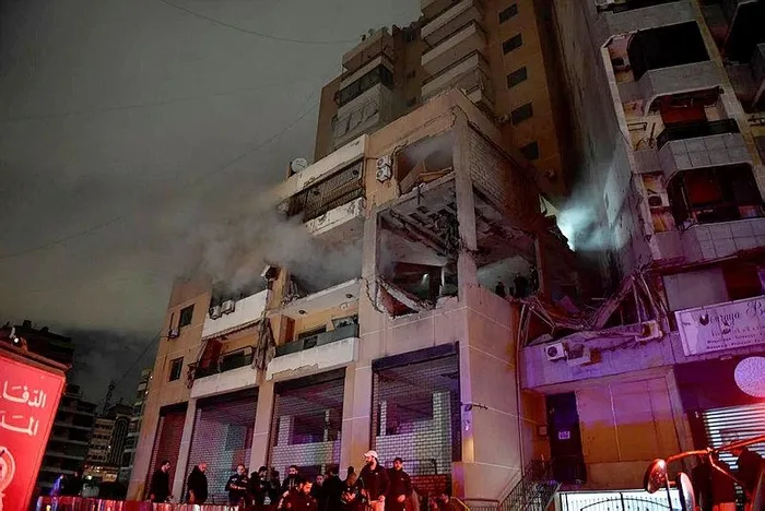 soykirimci-israil-beyruttaki-hamas-ofisini-hedef-aldi-cok-sayida-olu-ve-yarali-var-1704214879045.jpeg