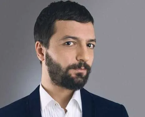 ‘Ateş-i aşka’ renkli klip