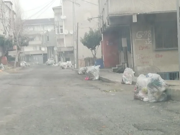 CHP'li Avcılar Belediyesi'nde maaşını alamayan işçiler ayaklandı! Kılıçdaroğlu'na pankartlı gönderme-8