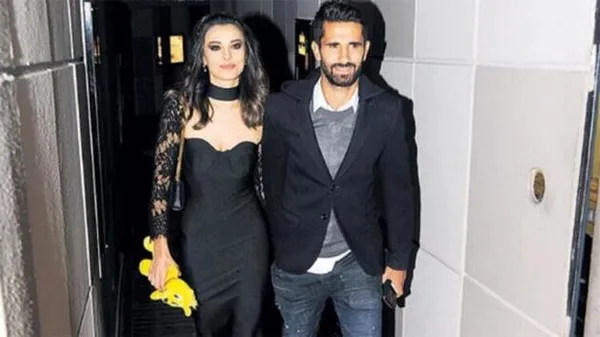 Hande Erçel'den yine aynı aşk filmi: Murat Can Akdoğan'la Murat Dalkılıç da arkadaş çıktı-10