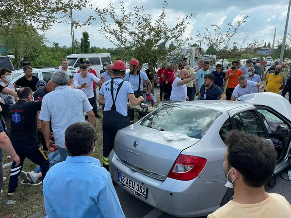 samsunda-tir-ile-otomobil-carpisti-cok-sayida-yarali-1626360537130.jpg Samsun'da tır ile otomobil çarpıştı: Çok sayıda yaralı-4