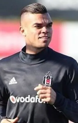 Son dakika: Beşiktaş Pepe ile yolları ayırıyor