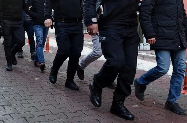 Antalya'da FETÖ operasyonu: 4 gözaltı