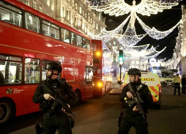 Londra'da kırmızı alarm! Metro istasyonu tahliye edildi-3