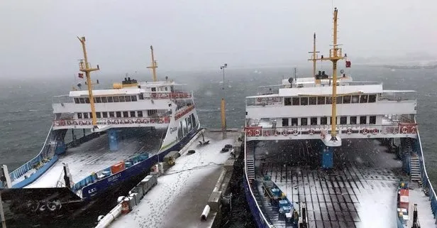 Marmara'da deniz ulaşımına fırtına engeli