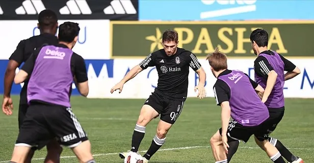 İki futbolcu sakat, 4 oyuncu sınırda