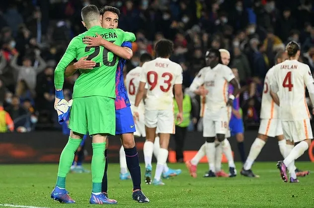Barcelona maçında kalesinde devleşen Inaki Pena elleri kadar ayaklarını da konuşturuyor