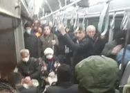 CHPli İBB yönetimi hala sosyal mesafeye uymuyor! Otobüsler tıklım tıklım!