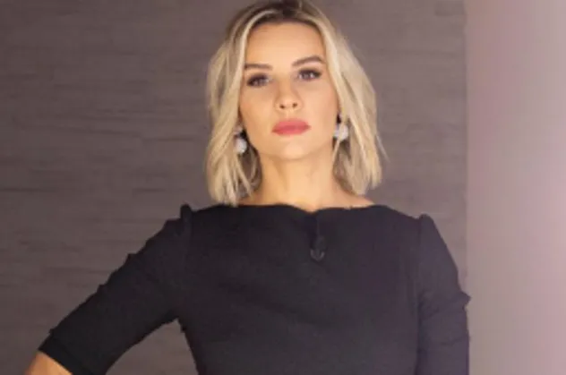 ATV ESRA EROL SON BÖLÜM İZLE! Türkiye'nin beklediği DNA testi sonucunu açıklanıyor! Ayşenur ve Emrah ile kardeşi mi?