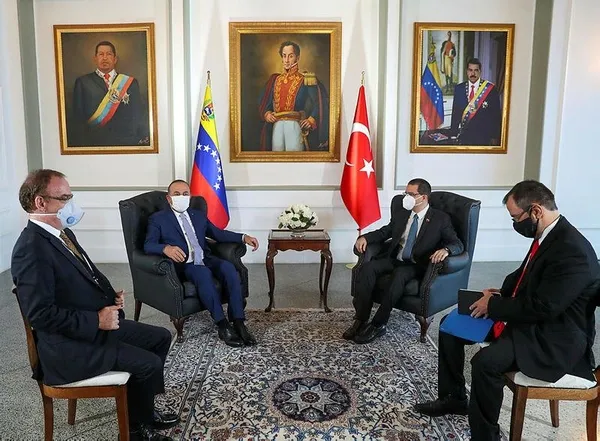 turkiye-ile-venezuela-arasinda-4-anlasma-imzalandi-1597776532363.jpeg