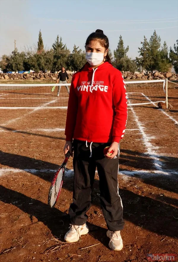 Koronavirüs salgınında köyden dışarı çıkamayan Şanlıurfa Viranşehirliler kendilerini tenise verdi - 27