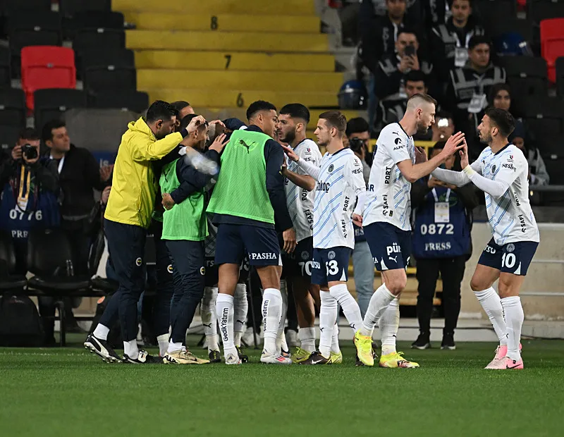 Fenerbahçe'den 2 yıldıza veda! - 1