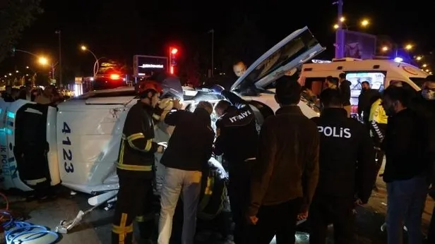 corumda-suphelileri-kovalarken-kaza-yapan-iki-polis-yaralandi-1631241718240.jpeg Çorum'da şüphelileri kovalarken kaza yapan iki polis yaralandı-3