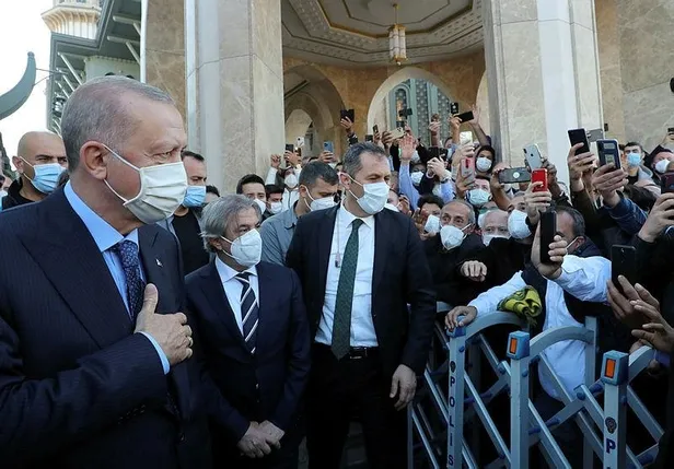 Başkan Erdoğan, cuma namazını Taksim Camisi'nde kıldı-4