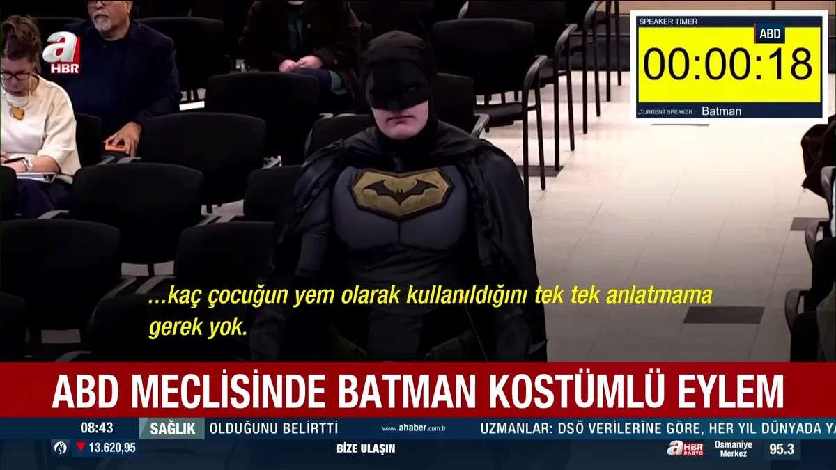 ABD Kongresi’nde Batman kostümlü eylemci!