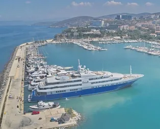 Yüzen Saray’la geldi gitti