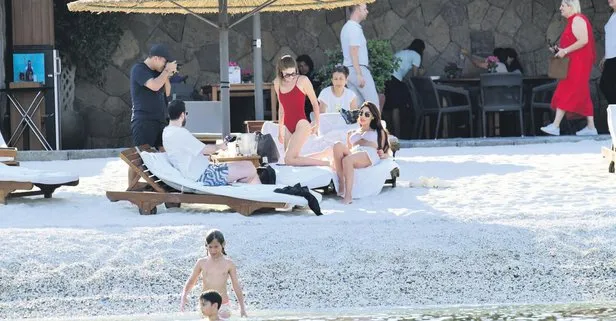 Mustafa Sandal'ın eşi Melis Sütşurup modelliğe soyundu! Sandal eline kamerayı aldı: Güzeller güzeli eşi pozdan poza girdi