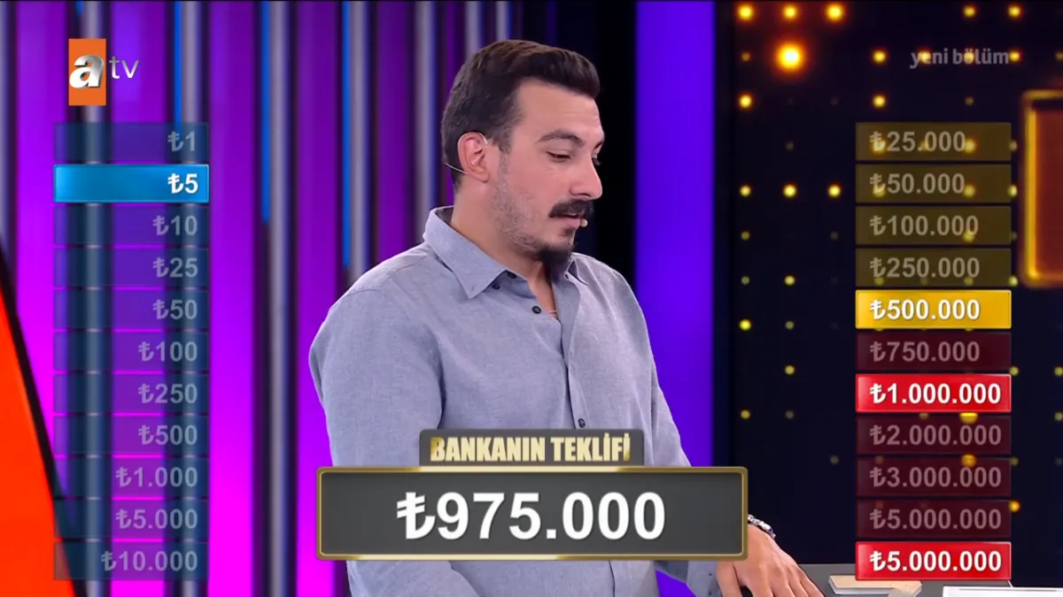 annesini-cekistirirken-sahnede-yakalandi-studyoda-buz-gibi-esen-dedikodu-ani-1787173659633.png Annesini çekiştirirken sahnede yakalandı! Stüdyoda buz gibi esen dedikodu anı-13