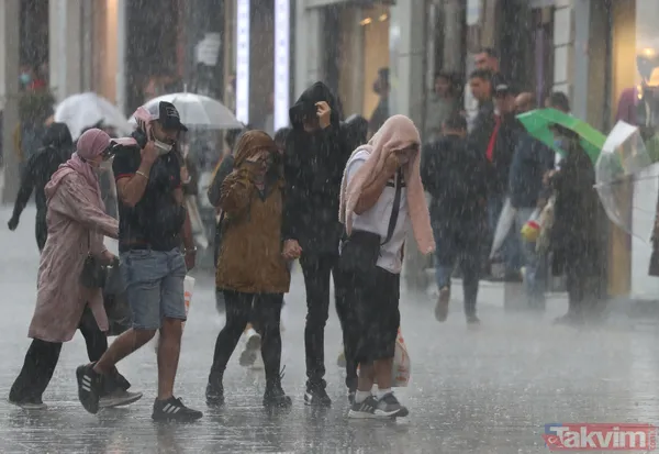 SON DAKİKA: İstanbul'da yağmur aniden bastırdı! İstiklal Caddesi'nde vatandaşlar hazırlıksız yakalandı - 15