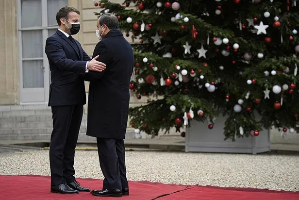 italyan-gazeteci-augiastan-fransa-cumhurbaskani-macronun-darbeci-sisiye-onur-nisani-vermesine-tepki-iade-edecegim-1607870707749.jpeg İtalyan gazeteci Augias'tan Fransa Cumhurbaşkanı Macron'un darbeci Sisi'ye onur nişanı vermesine tepki! "İade edeceğim"-5