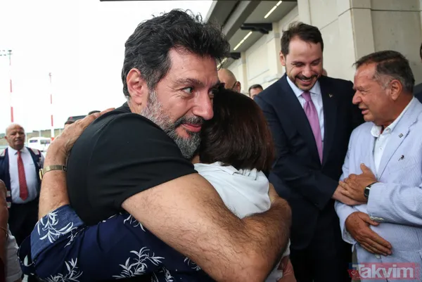Aylar sonra Türkiye'ye dönen Hakan Atilla'nın karşılanmasında duygu dolu anlar yaşandı - 17