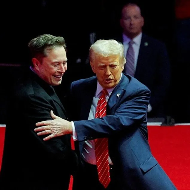 Elon Musk görevden ayrılıyor