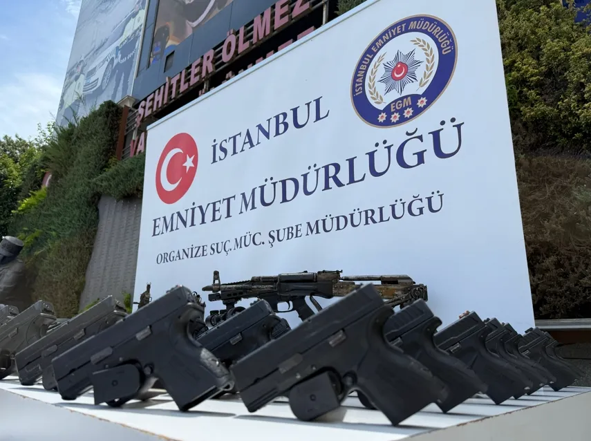 istanbul-merkezli-8-ilde-suc-cetelerine-operasyon-1781787637290.png 8 ilde suç çetelerine baskın: 123 şüpheli tutuklandı | Can Polat cinayeti ve Otokoç saldırısının izi aynı operasyonda-4