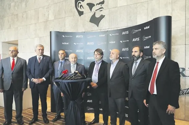 Riva’da 4 saatlik zirve