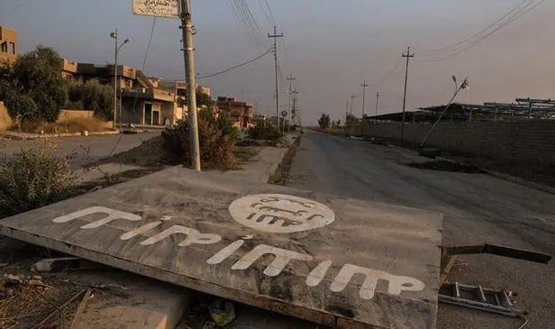 deas-kureysinin-olduruldugunu-dogruladi-yeni-elebasi-ebu-hasan-el-hasimi-el-kuresi-1646932793078.jpeg DEAŞ, Kureyşi'nin öldürüldüğünü doğruladı: Yeni elebaşı Ebu Hasan El Haşimi El Kureşi-3