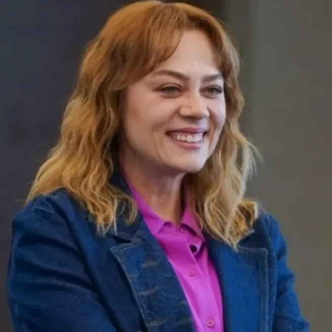 bahar-setinde-akilalmaz-olay-demet-evgarin-asistana-kufur-ettigi-iddia-edildi-basrol-oyuncusu-aglayarak-af-dil-1716898038315.jpg Bahar setinde akılalmaz olay! Demet Evgar'ın asistana küfür ettiği iddia edildi! “Başrol oyuncusu ağlayarak af diledi”-2