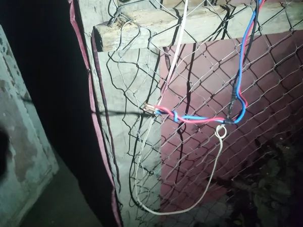 elektrik-akimina-kapilan-6-yasindaki-cocuk-hayatini-kaybetti-1659678928513.jpg Elektrik akımına kapılan 6 yaşındaki çocuk hayatını kaybetti-3