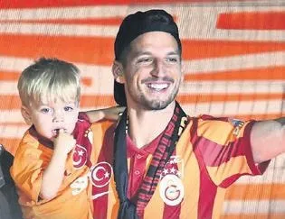 Mertens’le 1 yıl daha