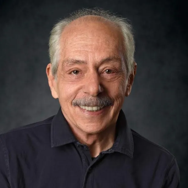 sahnede-rahatsizlandi-herkes-oyun-sandi-genco-erkal-saglik-durumu-nasil-genco-erkal-kimdir-kac-yasinda-1662209557835.jpg Sahnede rahatsızlandı! Herkes oyun sandı! Genco Erkal sağlık durumu nasıl? Genco Erkal kimdir, kaç yaşında?-5