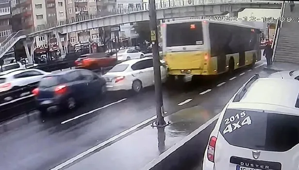 Avcılar'da zincirleme kaza, 3 yaralı